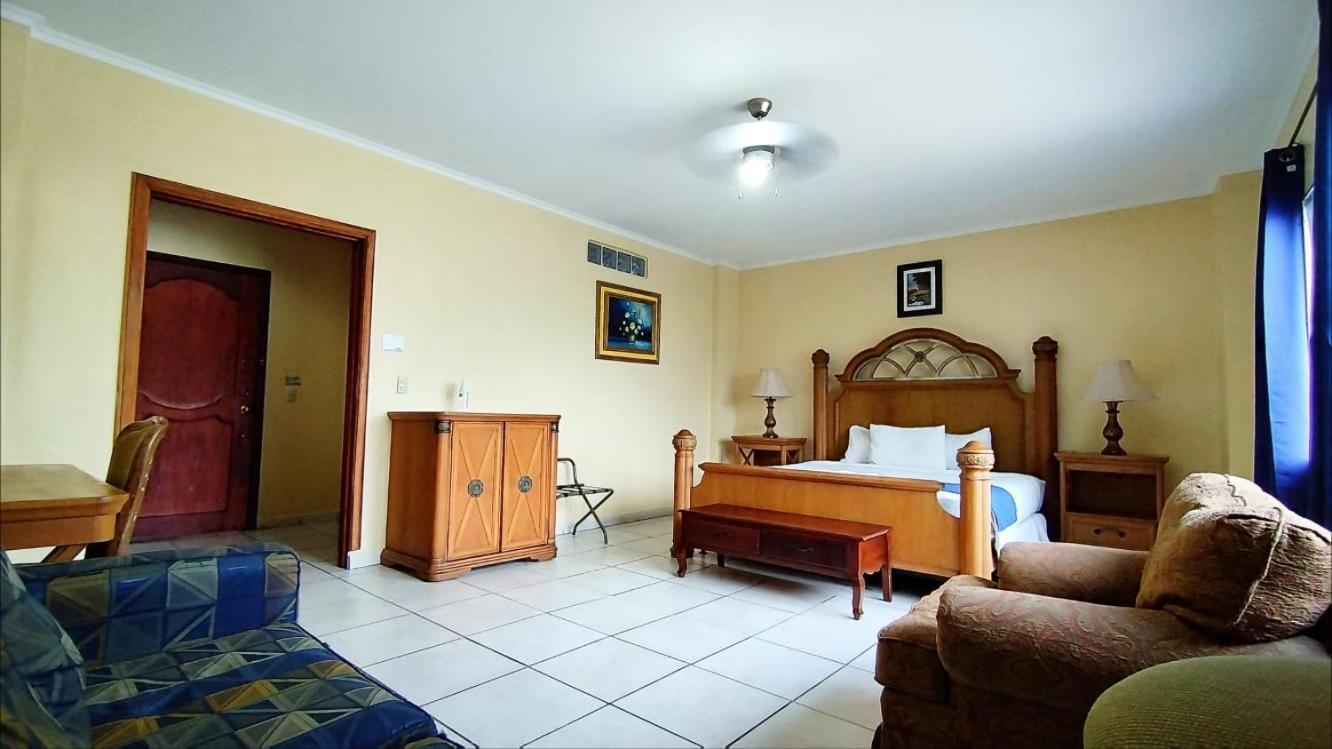 Hotel Carnaval Ла-Сейба Экстерьер фото