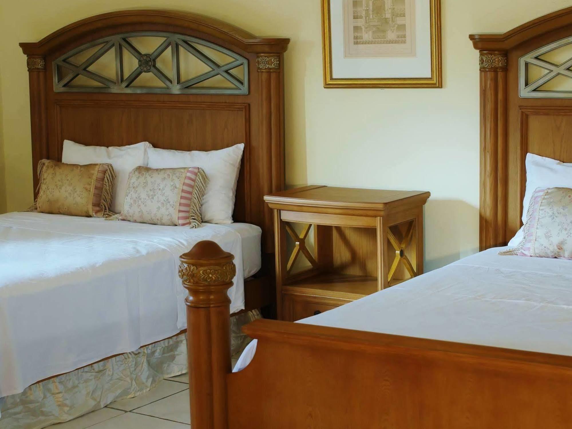 Hotel Carnaval Ла-Сейба Экстерьер фото