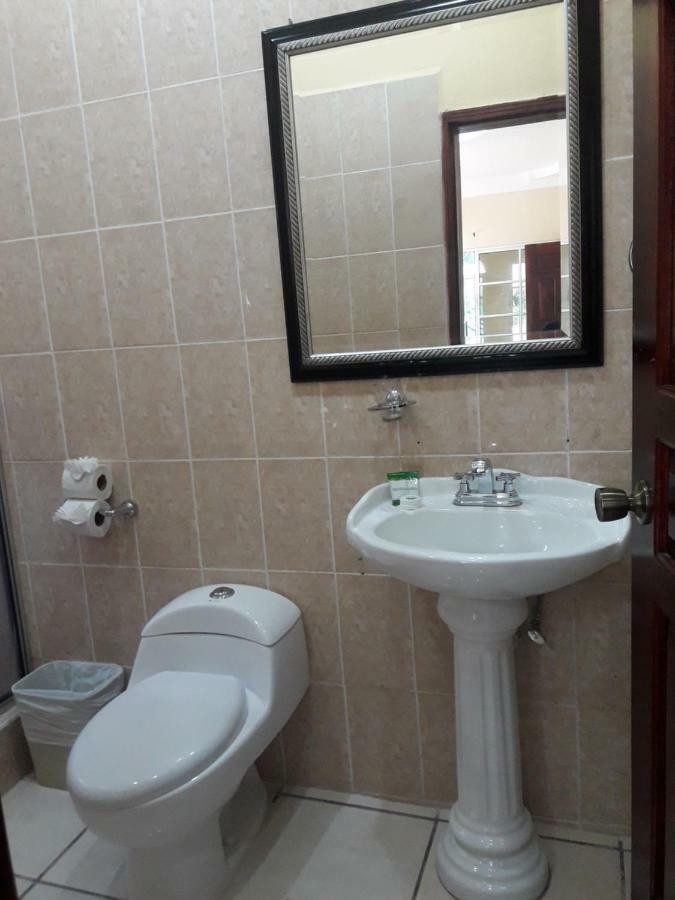 Hotel Carnaval Ла-Сейба Экстерьер фото