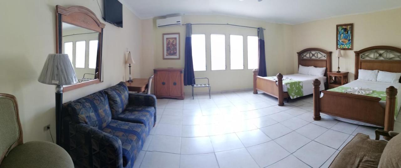 Hotel Carnaval Ла-Сейба Экстерьер фото