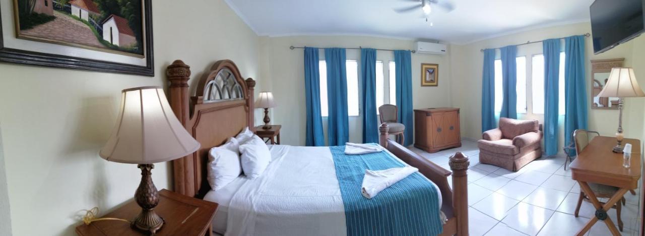 Hotel Carnaval Ла-Сейба Экстерьер фото